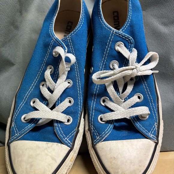 Converse Chuck Taylor Low Top Sneakers - Picture 1 of 3